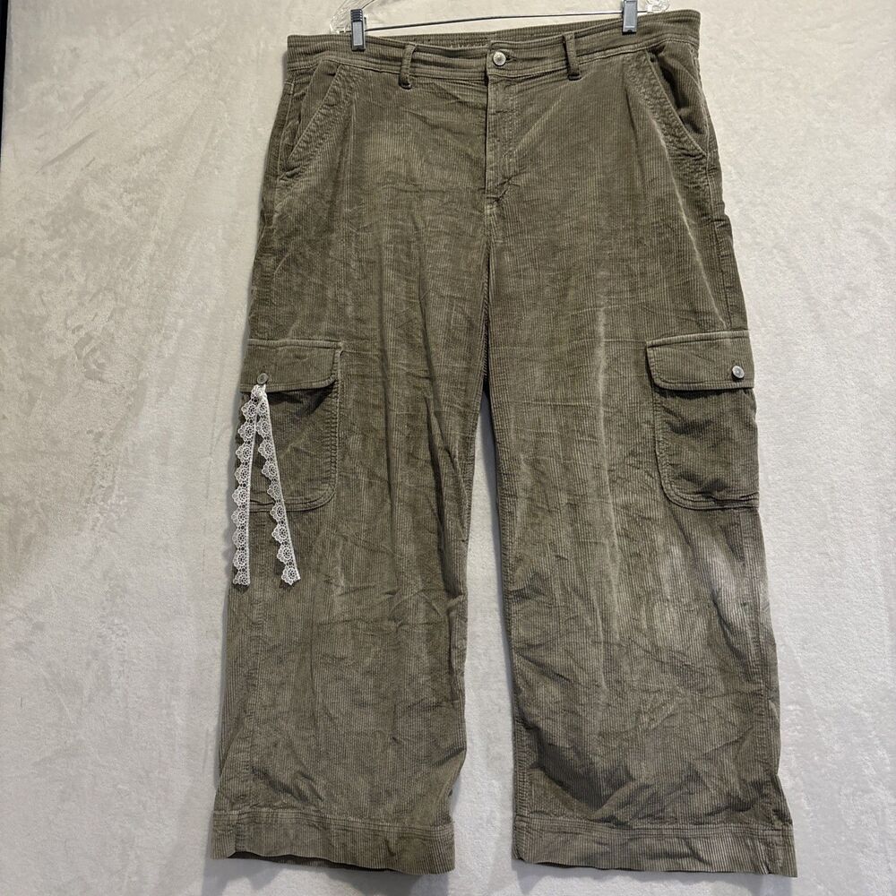 American Eagle Super High Rise Baggy Wide Leg Corduroy Cargo Pant Green 18 Short